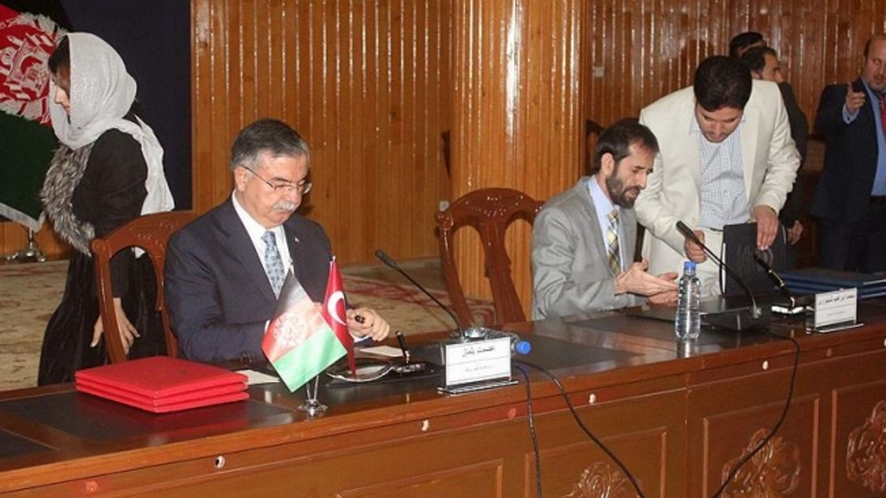 Maarif Vakfı Afganistan'daki FETÖ okullarını devraldı