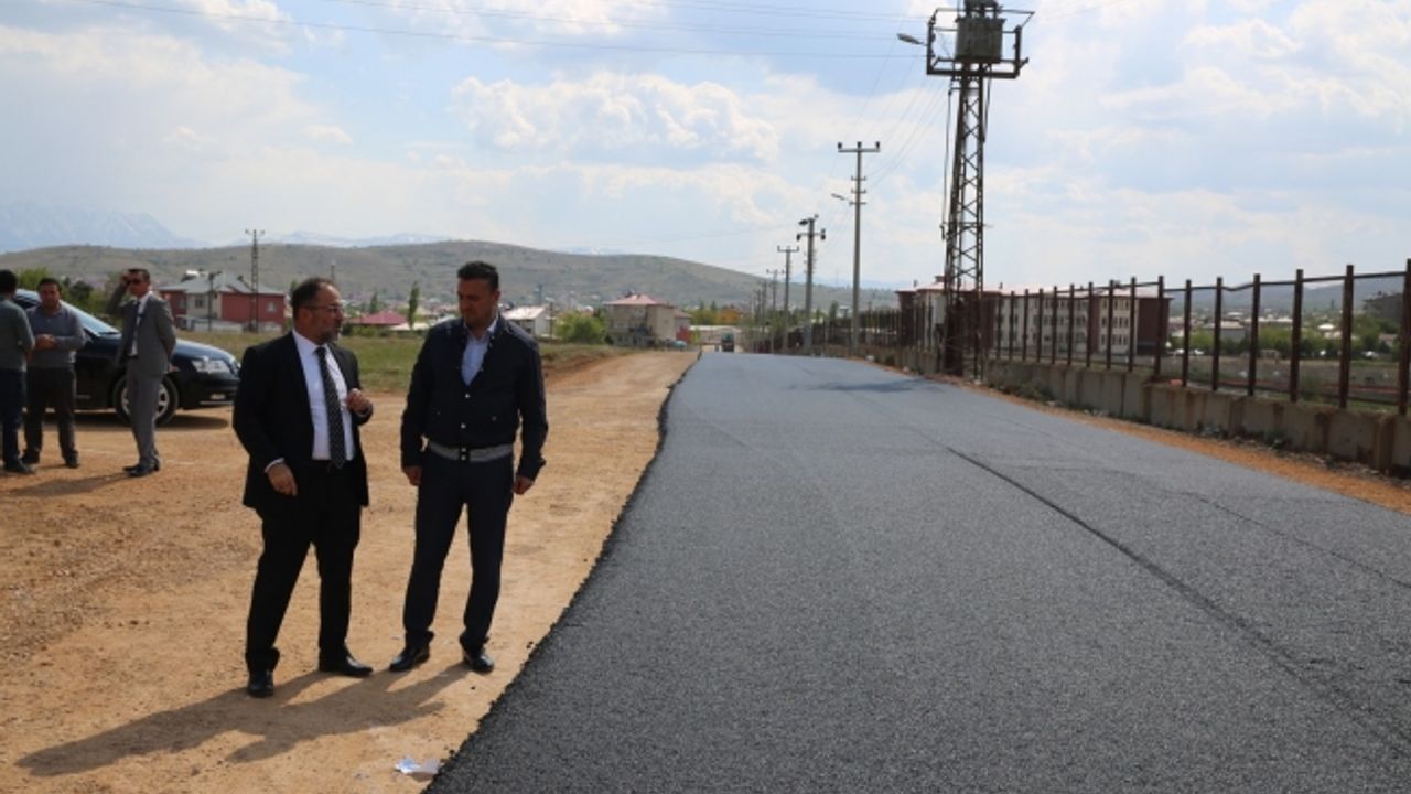 Afşin Belediyesi Sezonun İlk Asfalt Çalışmasına Start Verdi