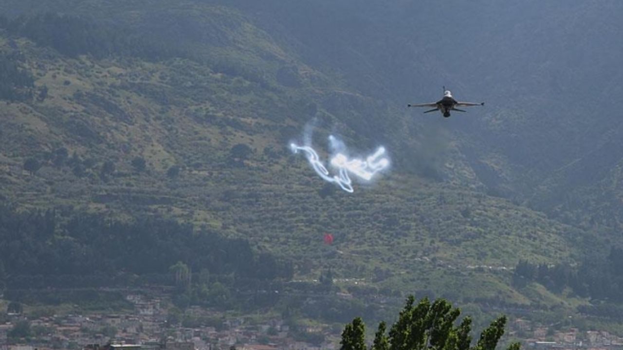 SOLOTÜRK'ten Manisa'da muhteşem gösteri