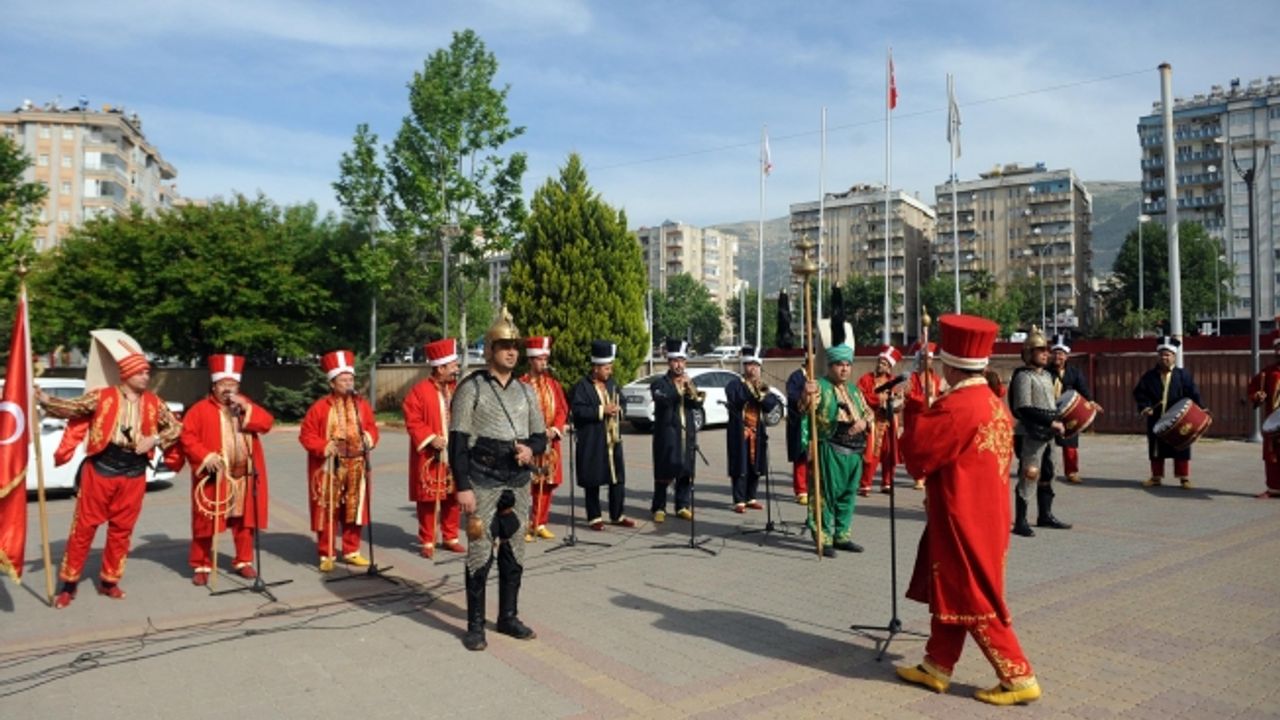 Uluslararası İslam Ve Model İnsan Sempozyumu Başladı