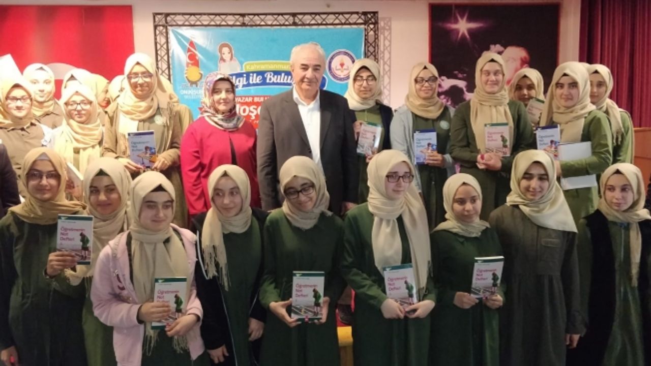 Yazarlar ve Öğrenciler Onikişubat’ta Bir Arada