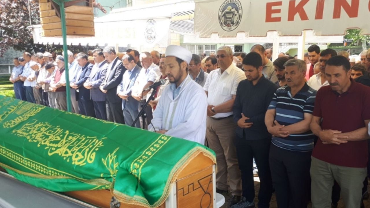Çeleğen ailesinin acı günü! Başkan Nursi Çeleğen’in kuzeni vefat etti.