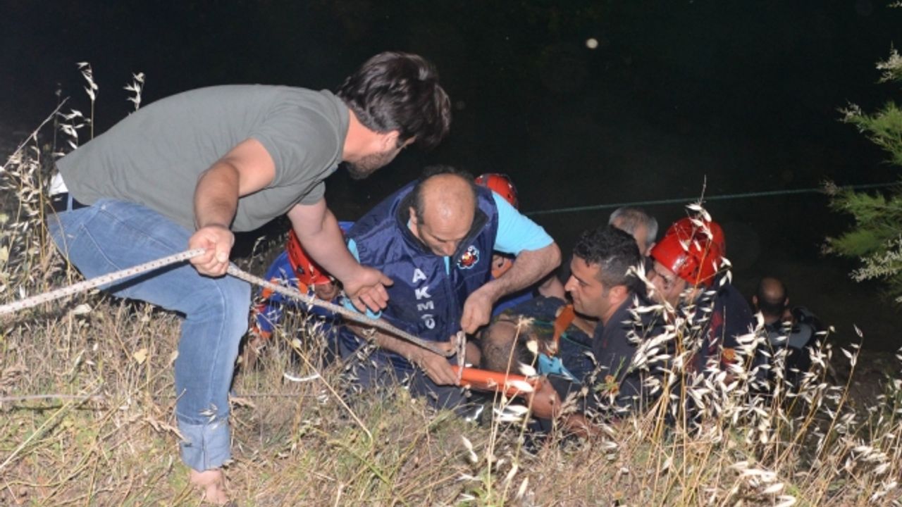 Kahramanmaraş'ta Otomobil Nehire Uçtu: 1 Ölü, 1 Yaralı