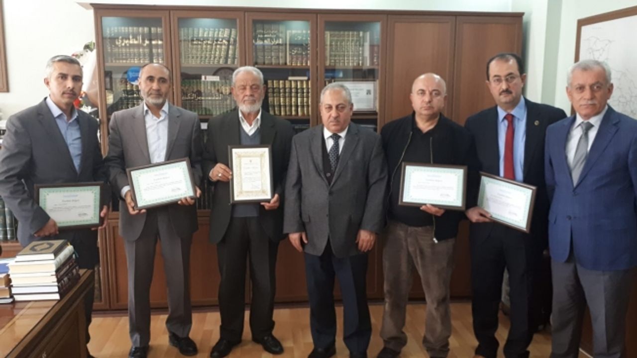 Hayırsever Vatandaşlar Teşekkür Belgesi İle Onurlandırıldı