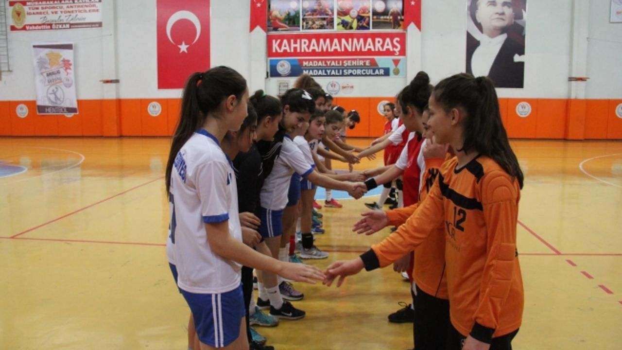 Anadolu Yıldızlar Ligi Hentbol Akdeniz Grup Müsabakaları İlimizde Yapıldı