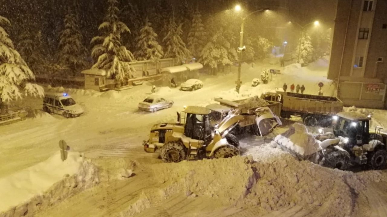 Akdeniz'in Sibiryası Göksun'da yollar açıldı