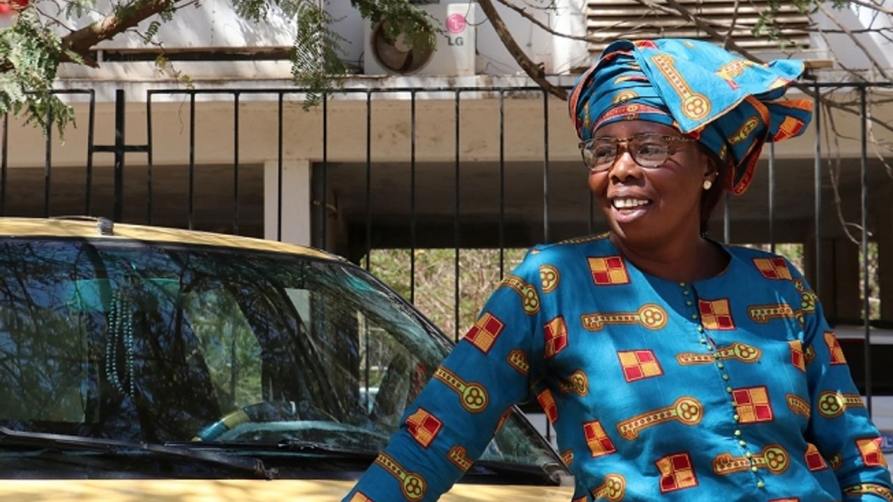 Senegal'in tek kadın taksicisi Boury Mbaye