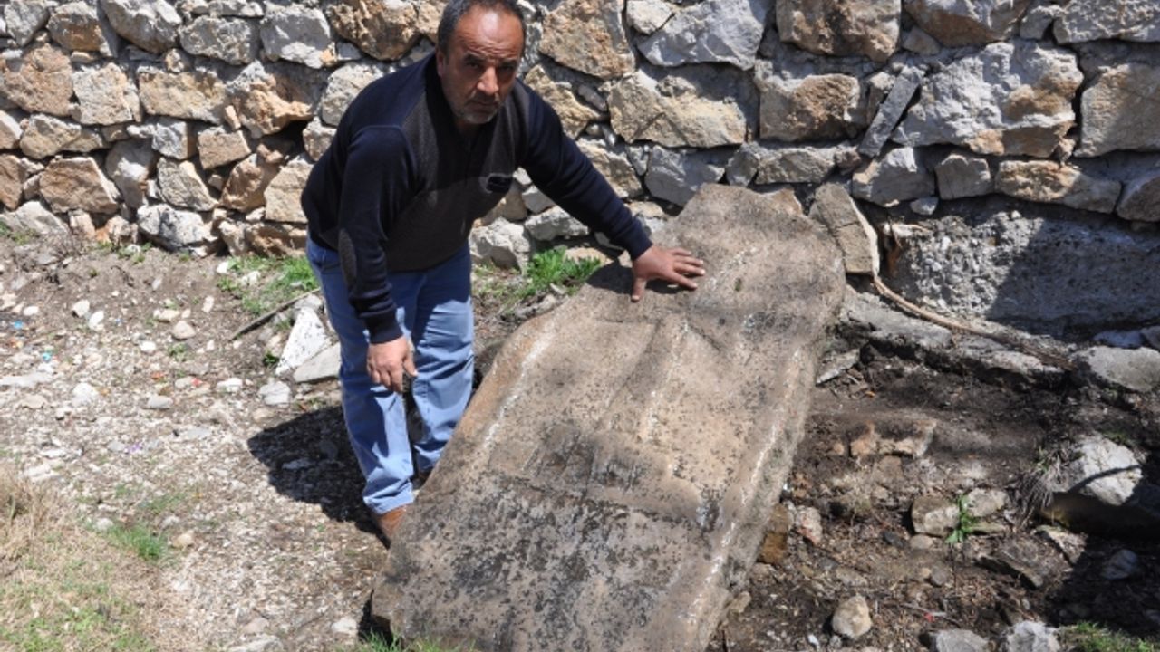 Elbistan’da bulunan tarihi kalıntıyı Kent Müzesi’ne verecek