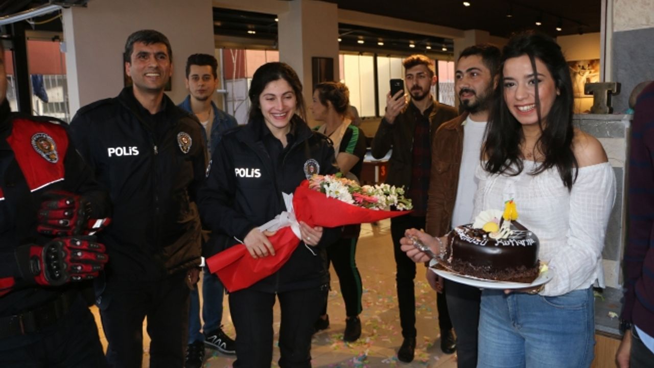 Kahramanmaraş'ta kavga ihbarına giden polislere pastalı sürpriz