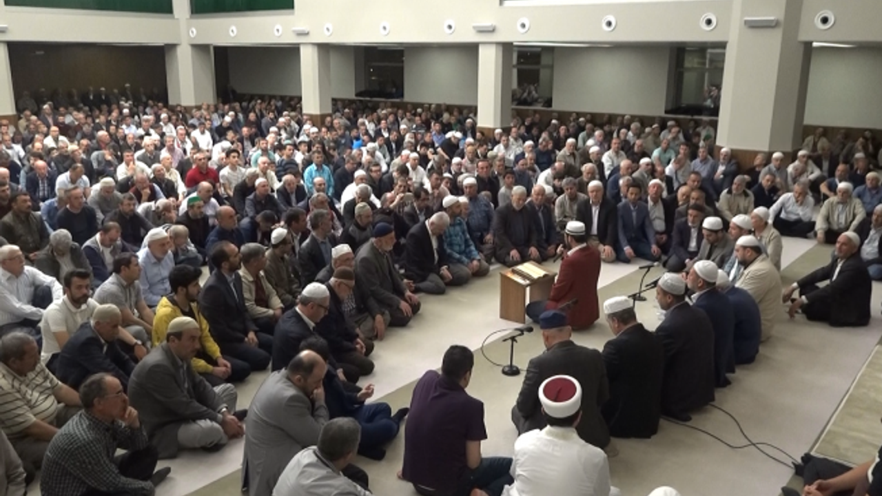 Zekeriya Tanrıverdi Cami 5 bin kişiye kapılarını araladı