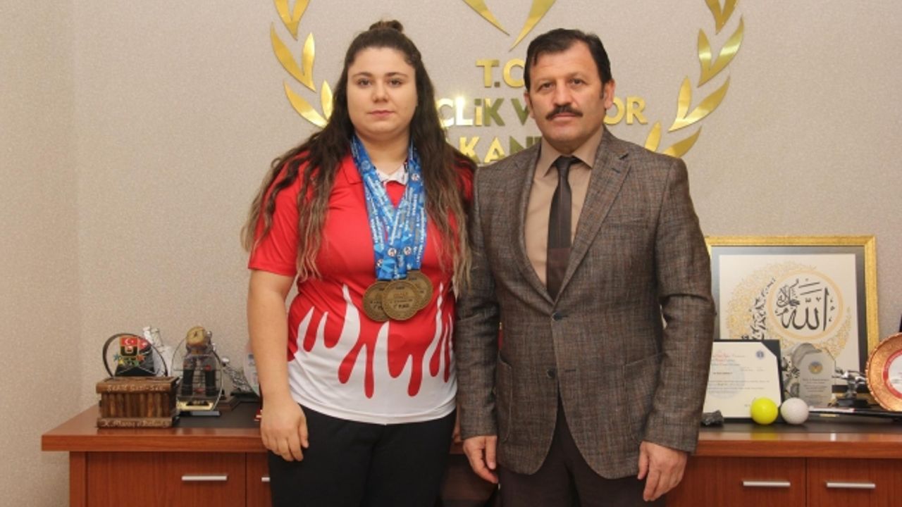 Milli Halterci Melike Günal Avrupa Şampiyonu