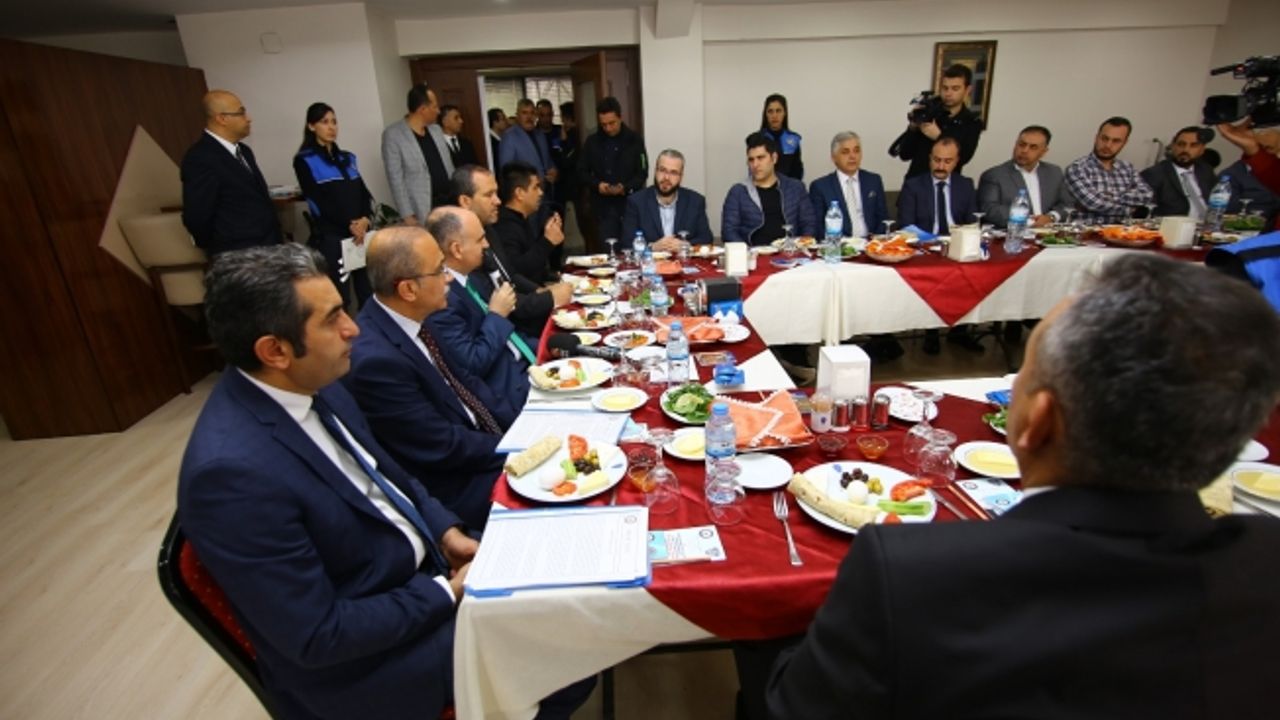 Suriyeli Kanaat Önderleri İle Toplantı Yapıldı