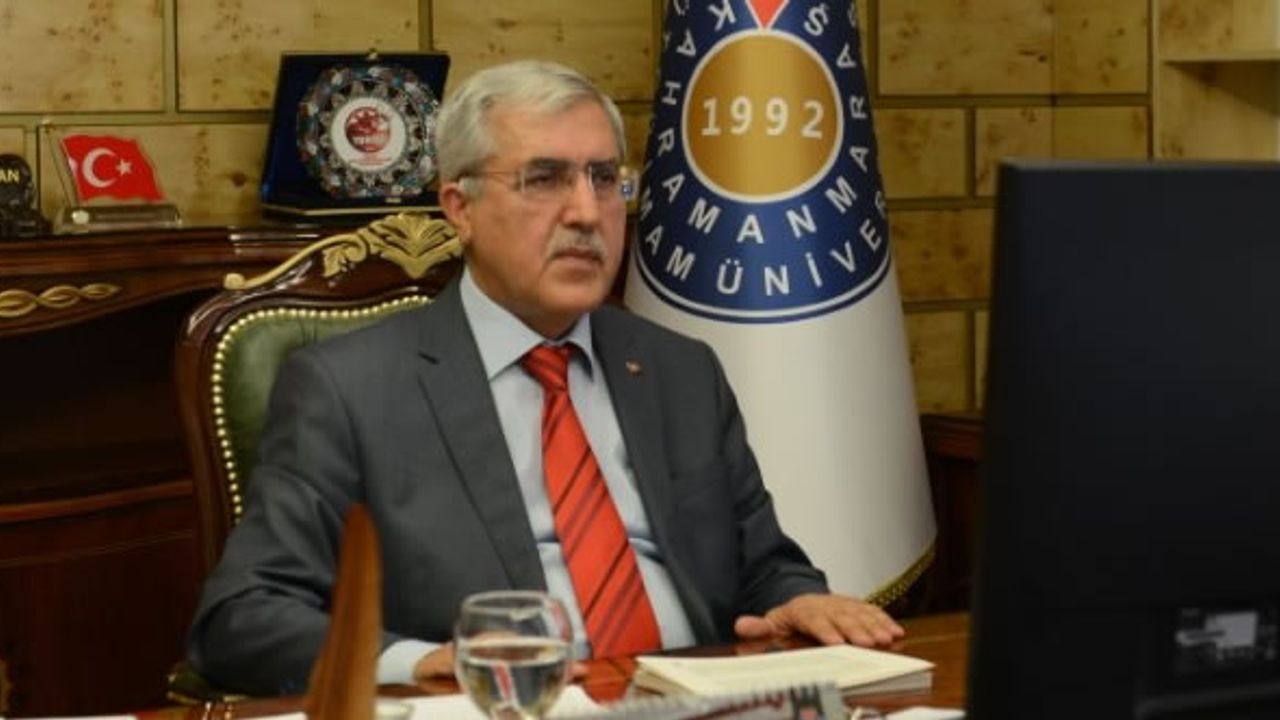 Rektör Can, canlı yayında öğrencilerin sorularını yanıtladı!