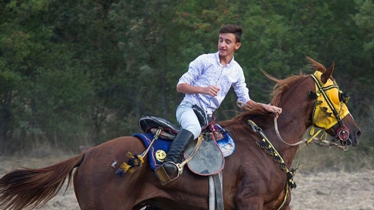 Uşak'ta at çarpışması sonucu yaralanan genç kurtarılamadı