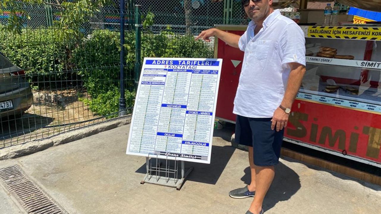 Kadıköy'de simitçiden adres soranlara tabelalı çözüm
