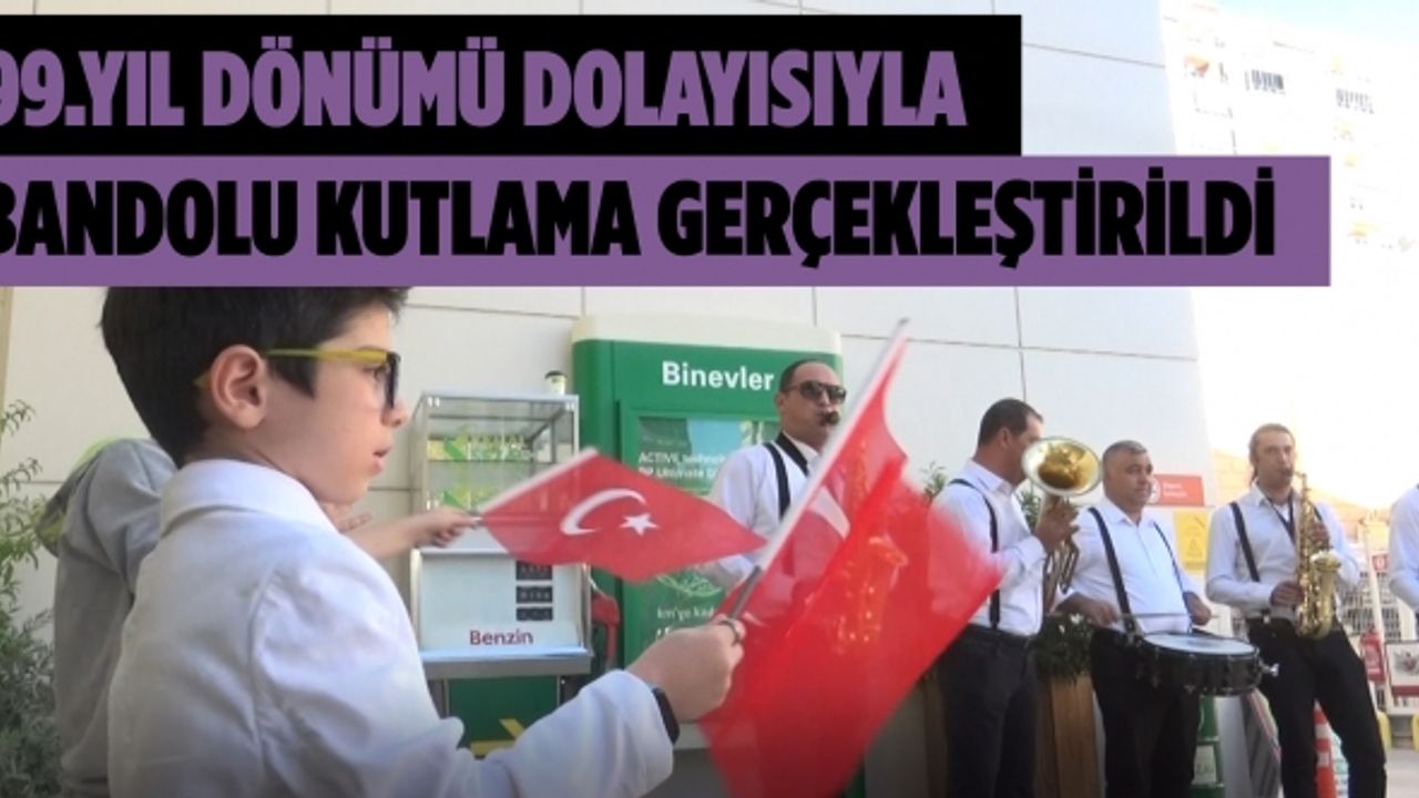 İstasyon içerisinde bandolu kutlama gerçekleştirildi!