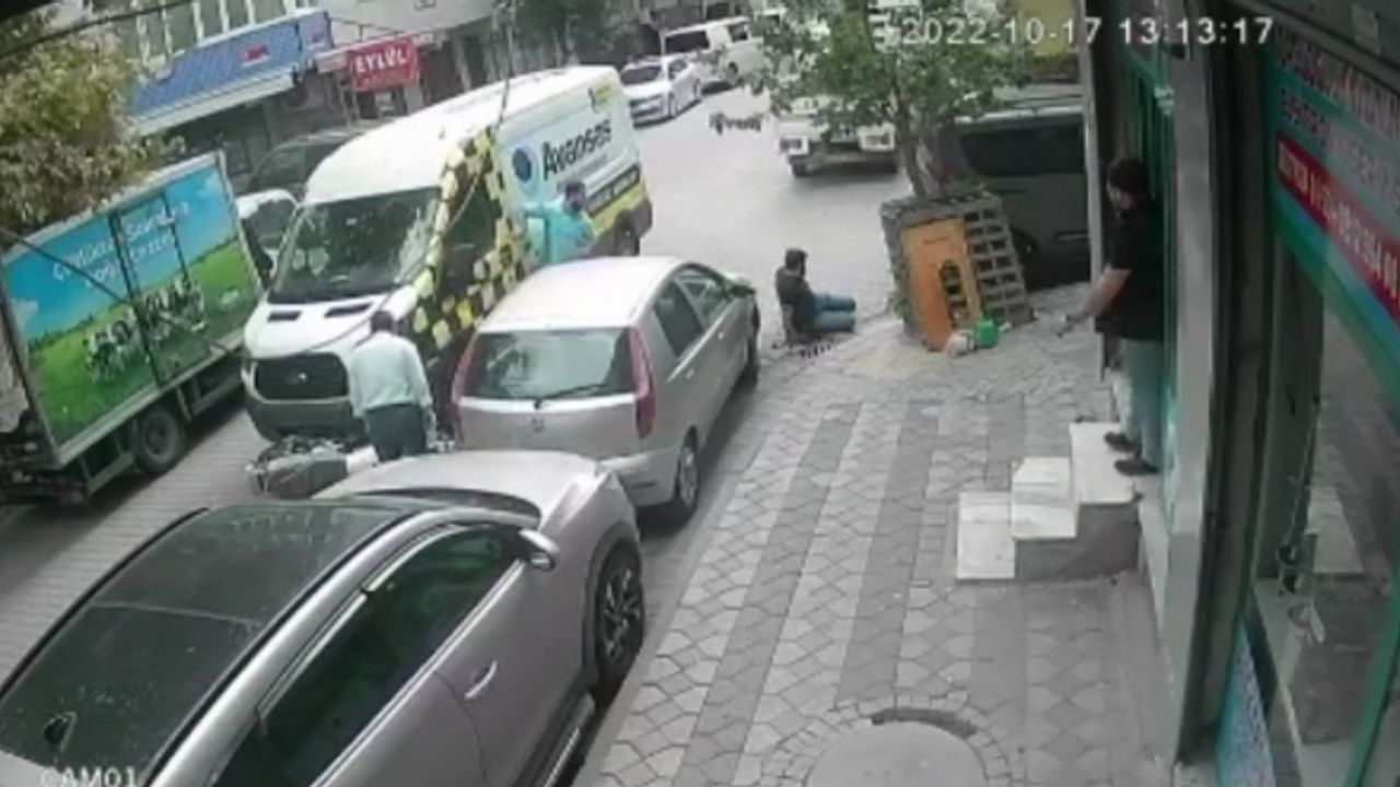 Minibüs şoförü motosikletliyi yaralayıp aracını kontrole koştu