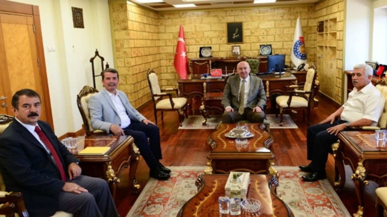 Türkoğlu Belediye Başkanı Osman Okumuş’tan Rektör Yasım’a Ziyaret