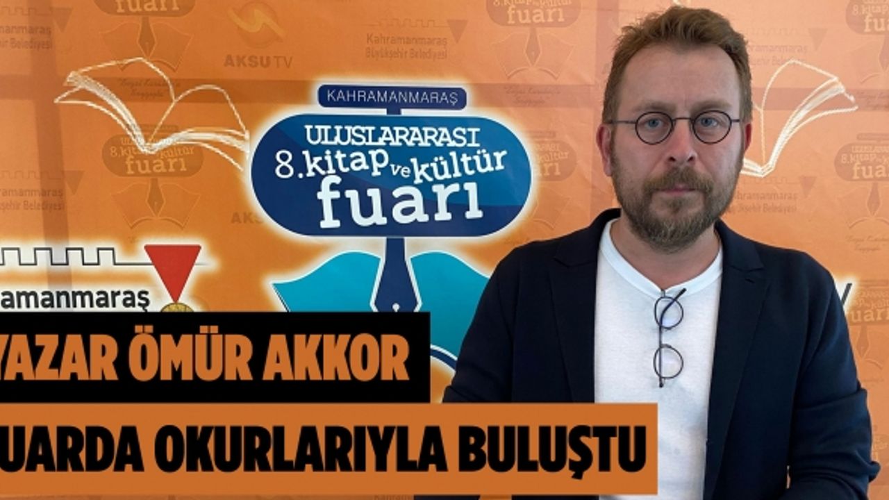 Yazar Ömür Akkor, Fuarda okurlarıyla buluştu