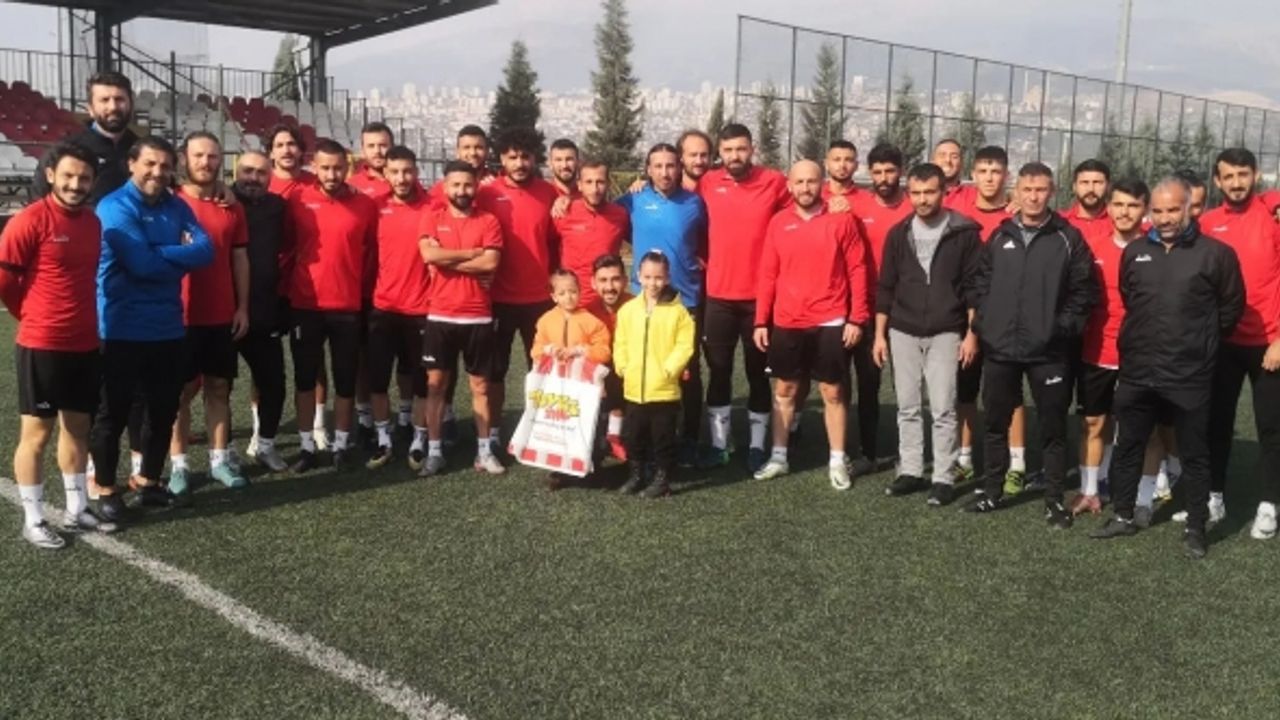 Kahramanmaraş İstiklalspor’lu Oyunculardan Örnek Davranış