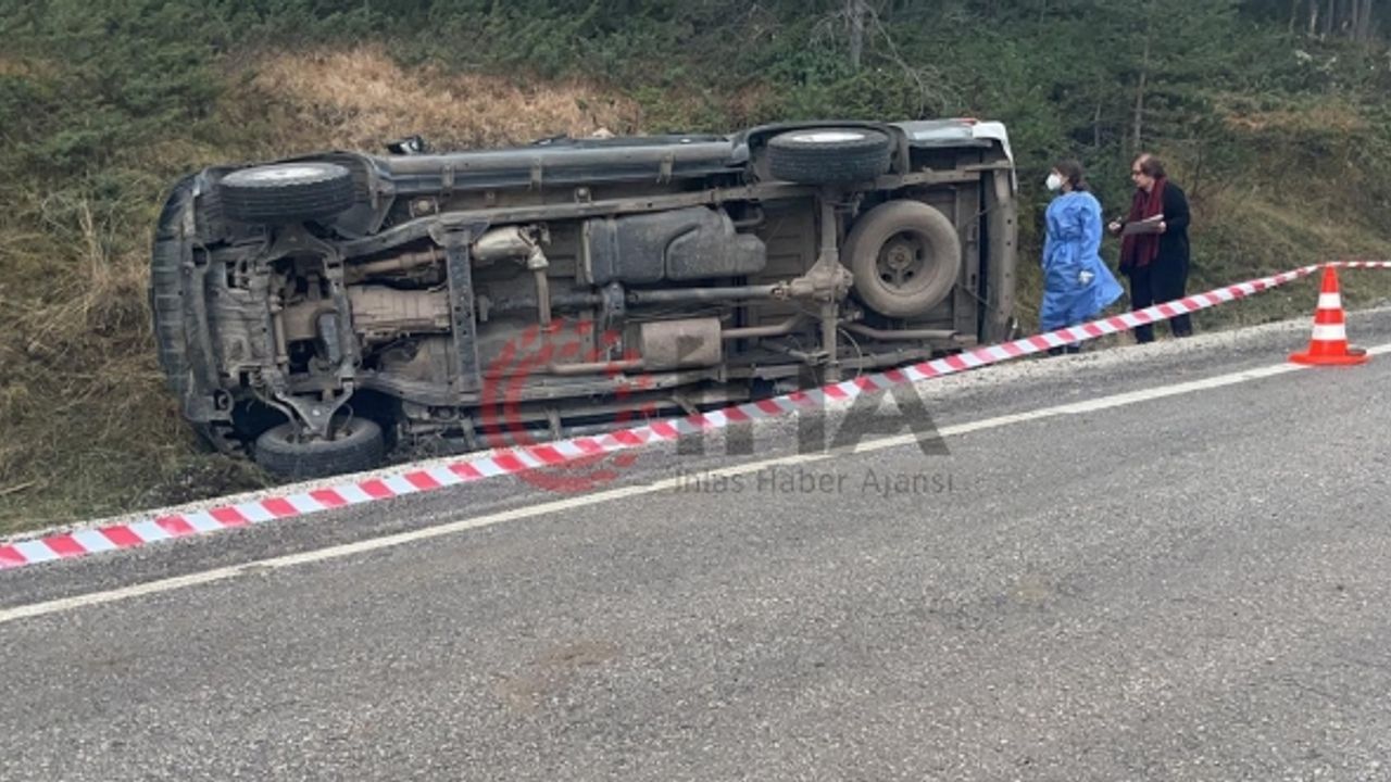 Yoldan Çıkan Pikap Şarampole Devrildi: 1 Ölü, 1 Yaralı