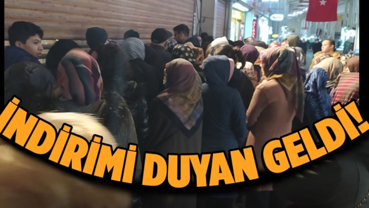 Alışveriş Merkezinde Sabahın İlk Işıklarıyla Birlikte İzdiham Oluştu