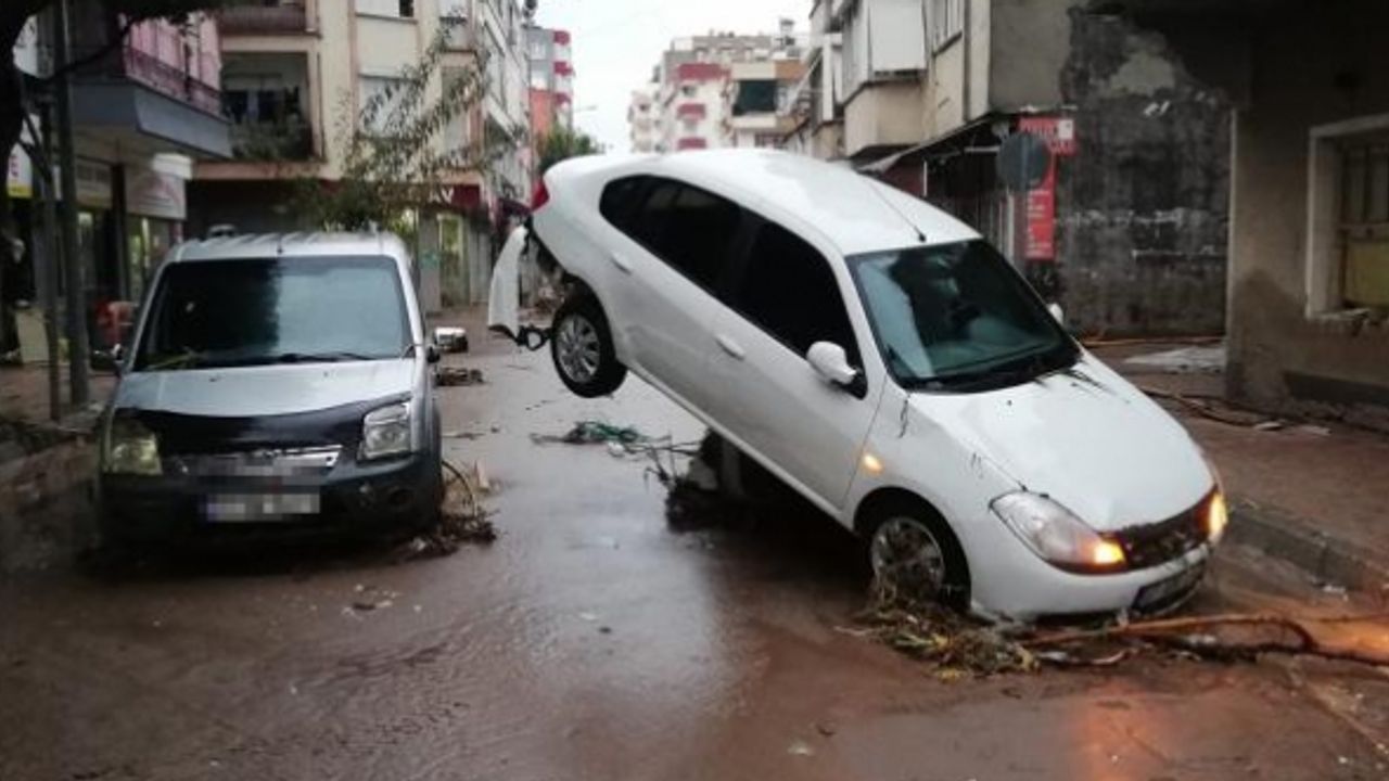 Antalya'yı sel vurdu: 497 araç, 100 konut, 920 iş yerinde hasar var