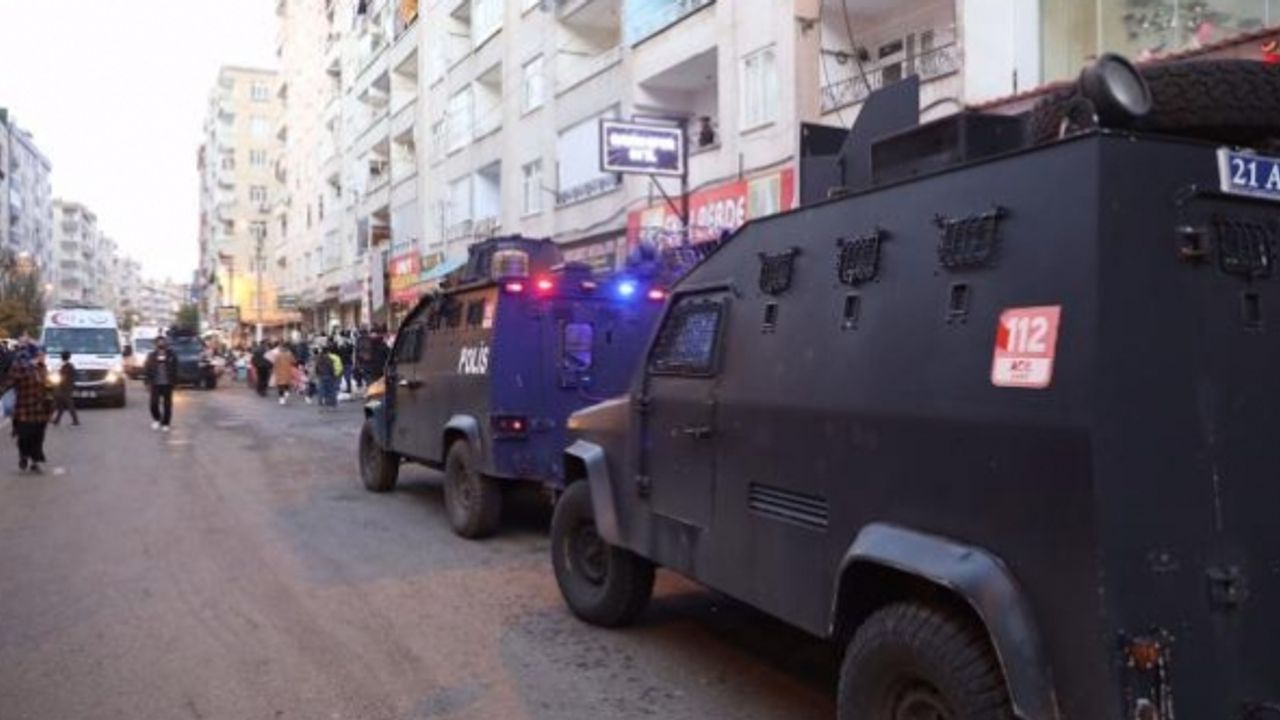 Diyarbakır'da iki aile arasında bıçaklı kavga: 4 yaralı