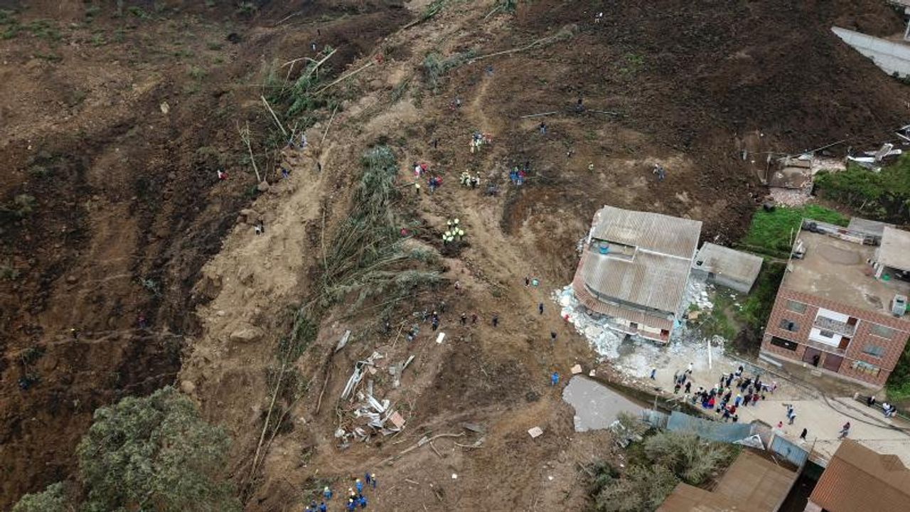 Ekvador'da toprak kaymasında can kaybı artıyor