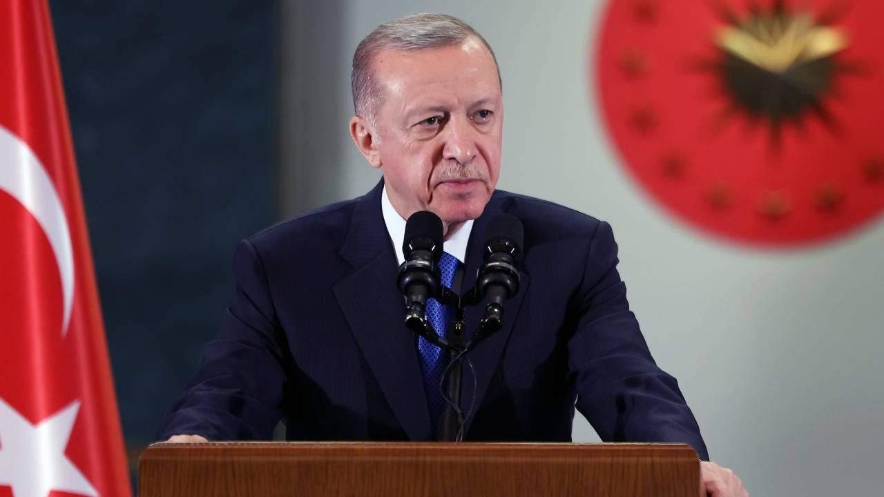 Cumhurbaşkanı Erdoğan: Depremzede kardeşlerimizin yanlarında olmayı sürdüreceğiz
