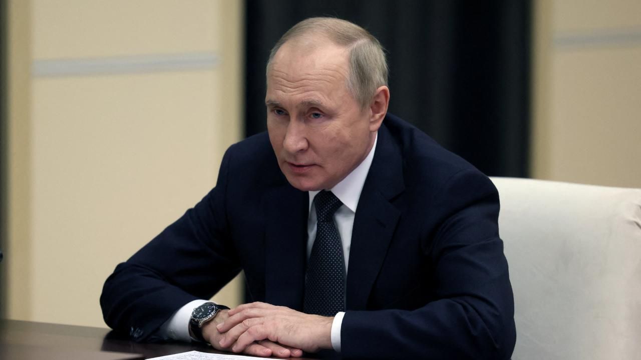 Putin: Batı Rusya'yla iş birliği yapan ülkelere şantaj yapıyor