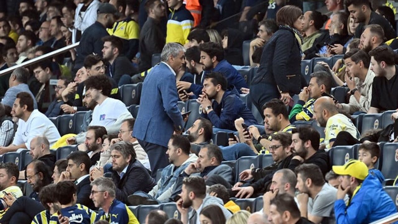Galatasaray farkı açtı, Fenerbahçe taraftarı stadı erken terk etti