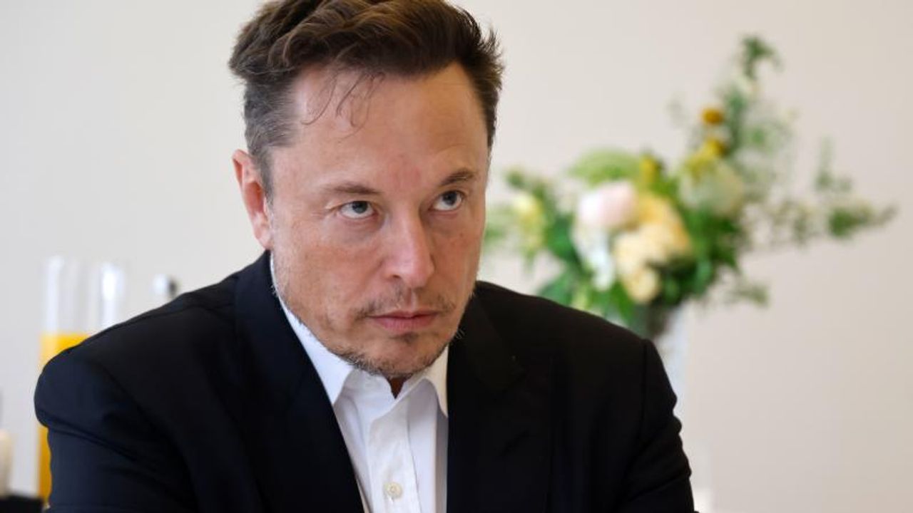 Elon Musk, Ukrayna'nın Kırım'da Rus filosuna yönelik saldırısını engellemekle gündemde