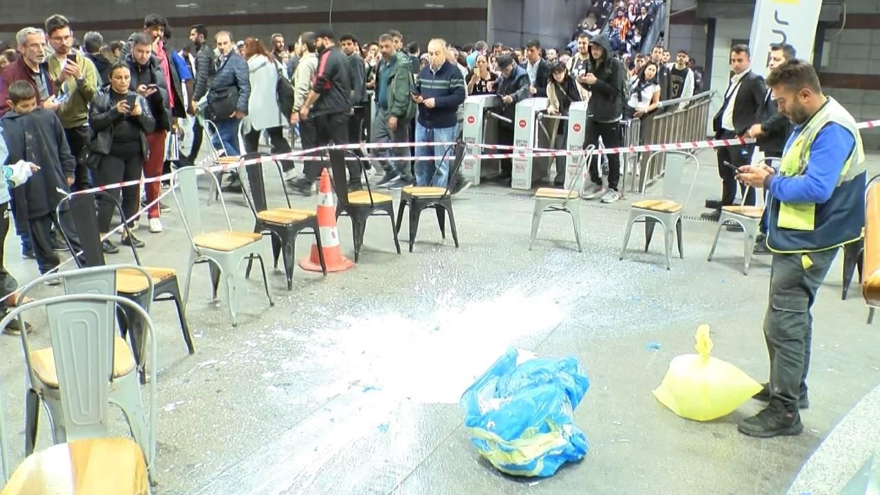 Mecidiyeköy metrobüs durağındaki şüpheli paket patlatıldı