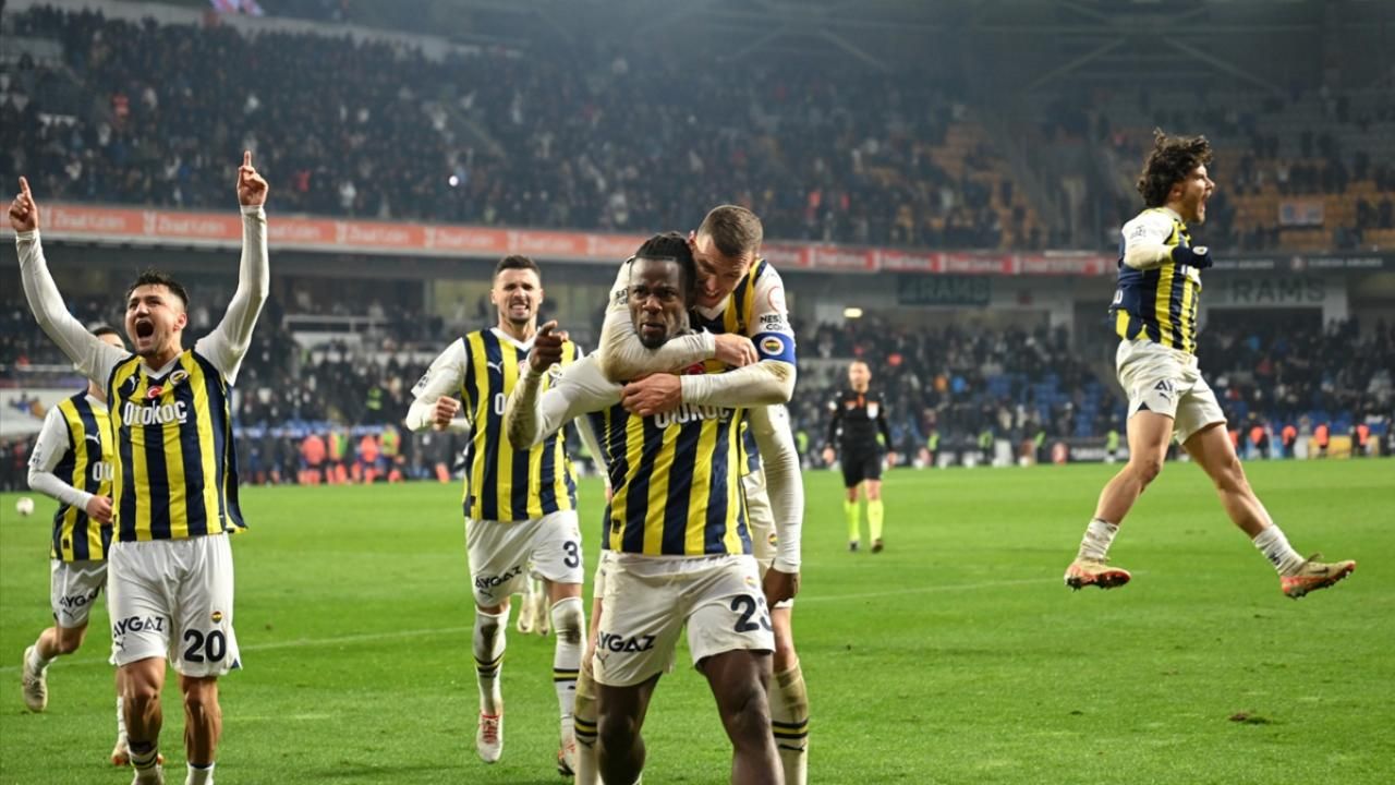 Fenerbahçe RAMS Başakşehir'i son dakikada geçti