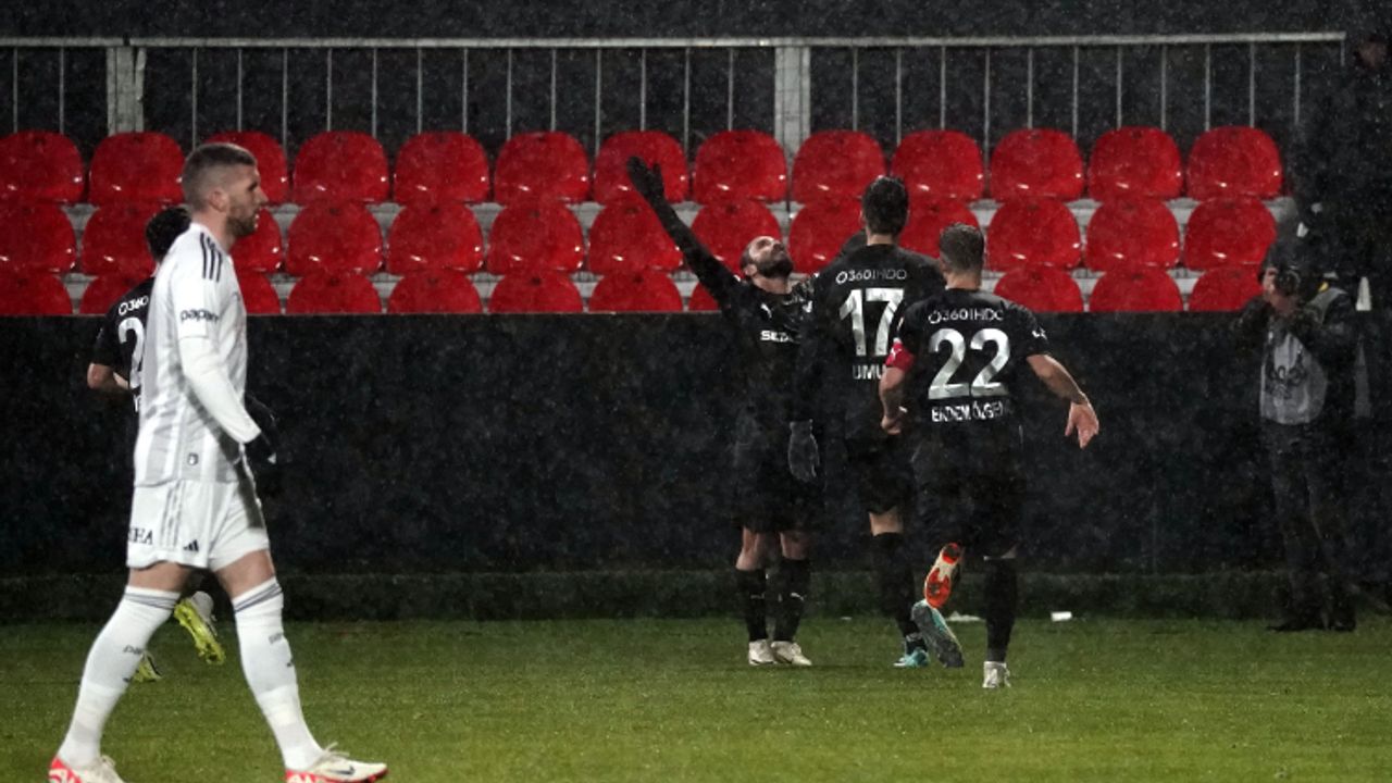Pendikspor Beşiktaş'ı 4 golle geçti