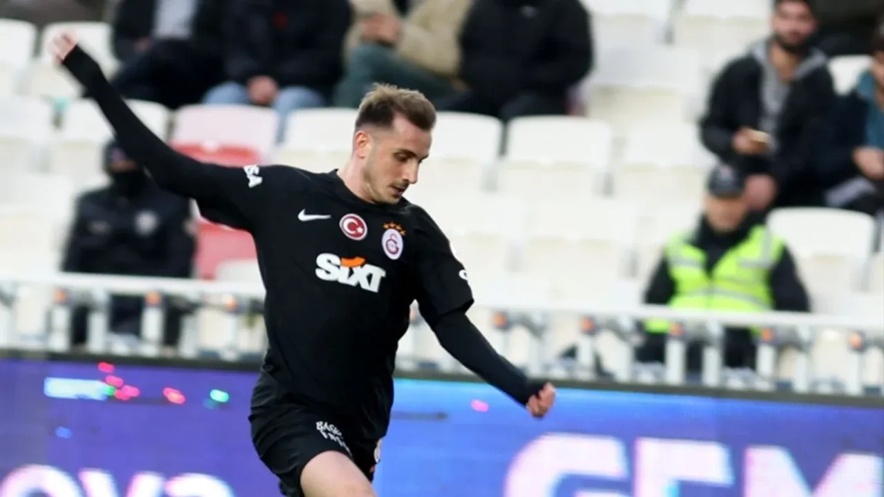 Kerem Aktürkoğlu, Sivasspor maçında kırmızı kart gördü