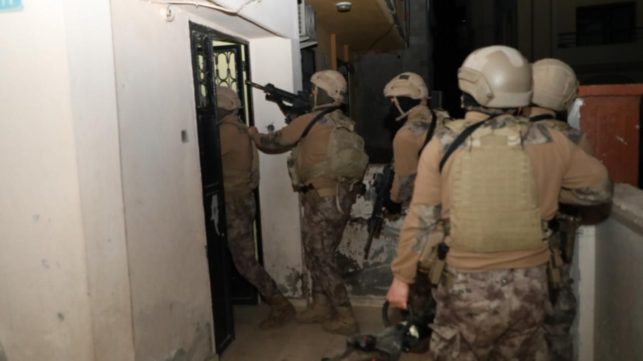 Mersin'de silah kaçakçılığı operasyonu: 5 gözaltı