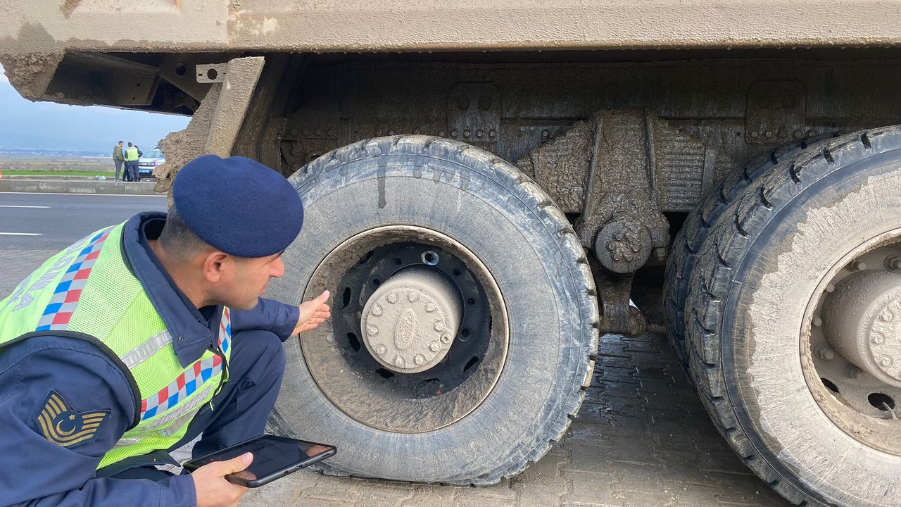 Kahramanmaraş'ta Jandarma Ekipleri Kış Lastiği Denetimi Yaptı