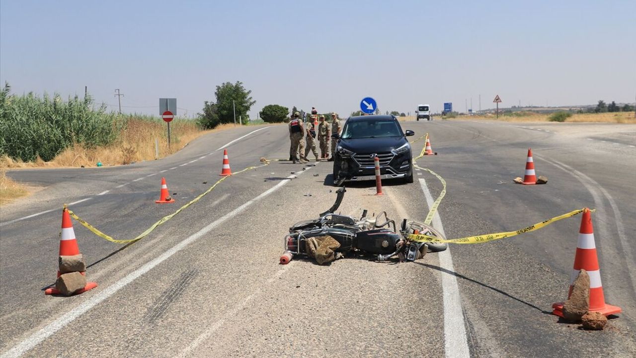 Kilis'te otomobil ile çarpışan motosikletin sürücüsü öldü