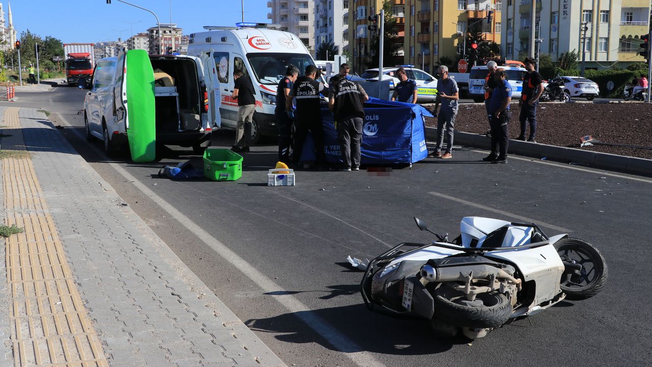 Kilis'te Feci Kaza: Motosiklet Sürücüsü Olay Yerinde Hayatını Kaybetti