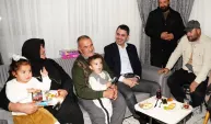 Bakan Murat Kurum’dan Deprem Mağduru Ailenin Yeni Evine Sıcak Ziyaret