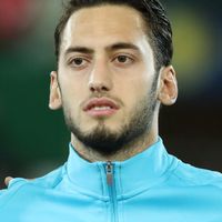 Hakan Çalhanoğlu Kimdir? Kaç Yaşında?