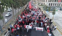 Ellerinde Bayraklar, Dillerinde Dualar: Kahramanmaraş 15 Temmuz Şehitlerini Unutmadı, Unutturmadı!