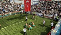 Bertiz Er Meydanında Şalvar Güreşi Coşkusu: 30 Yıllık Gelenek Nefes Kesti!
