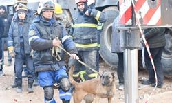 Kazakistan Türkiye'de arama kurtarma çalışmalarında yer alanlara devlet nişanı verecek