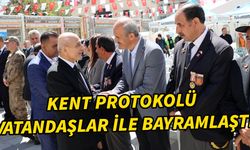 Kent Protokolü vatandaşlar ile bayramlaştı