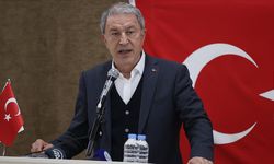 Bakan Akar: Teröristler kan ağlıyor, panik içindeler, bitecekler