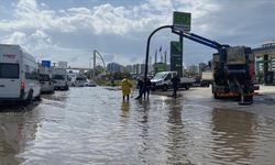 Diyarbakır'da sağanak su baskınlarına neden oldu