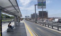 Metrobüs yollarında asfalt eridi: Çalışma 120 gün sürecek